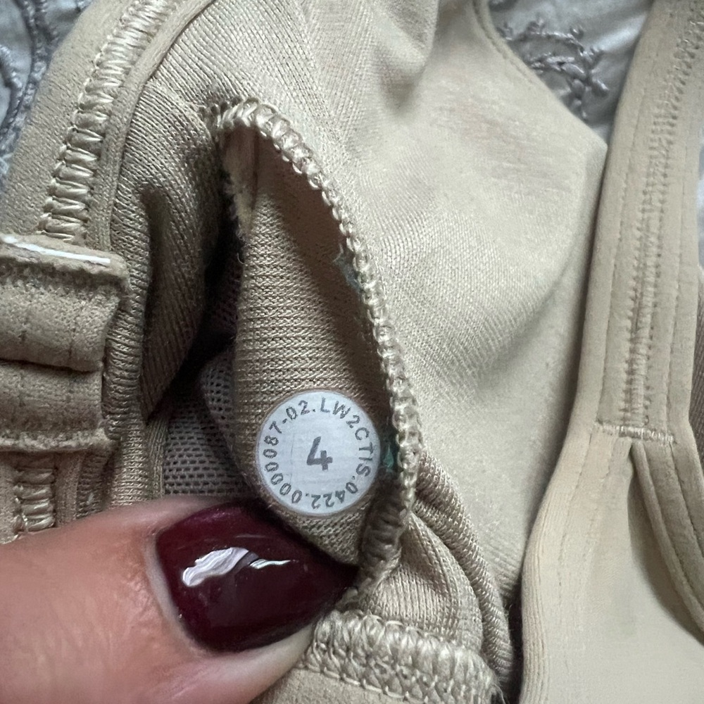 Lululemon bundle size 4 - Picture 4 of 5